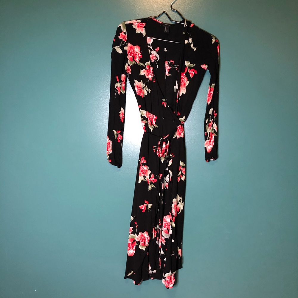Forever 21 floral wrap robe dress